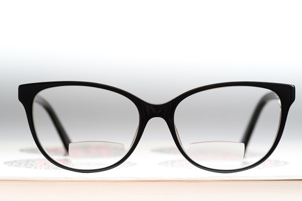 Una montura con solapa Bifocal superior